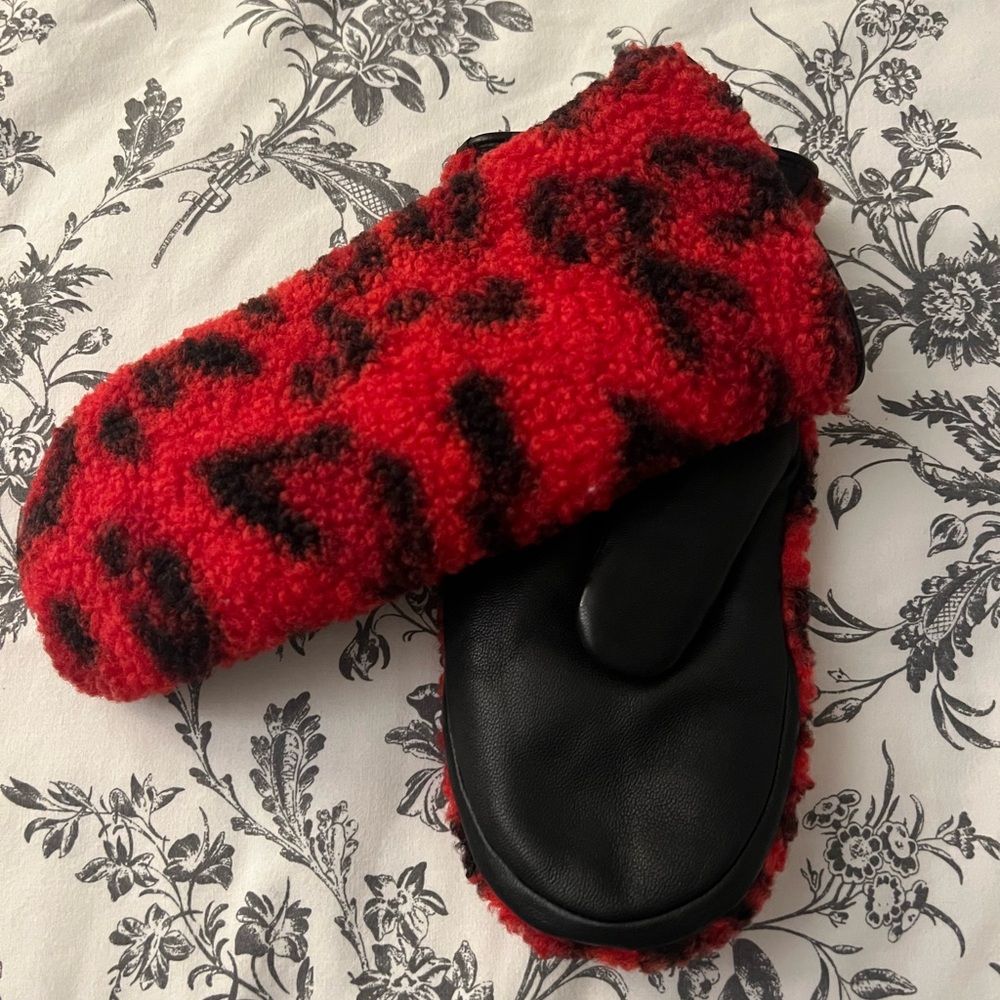 Black and Red Mittens